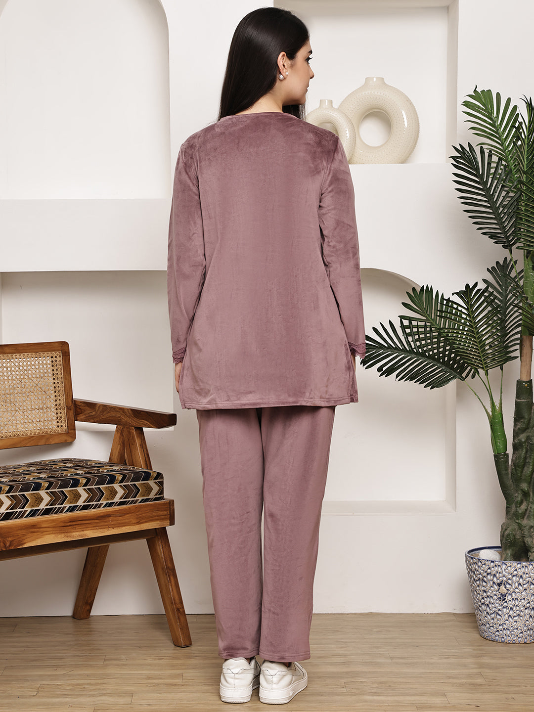 MJKAW25510A - Velour