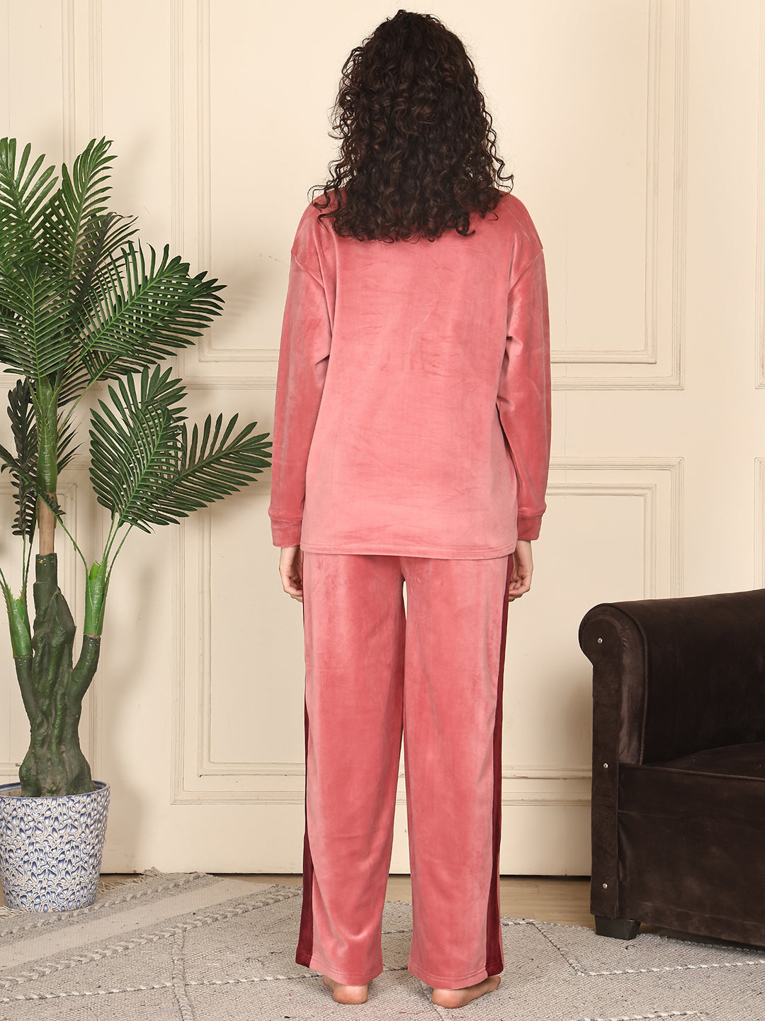 MJKAW25505A - Velour