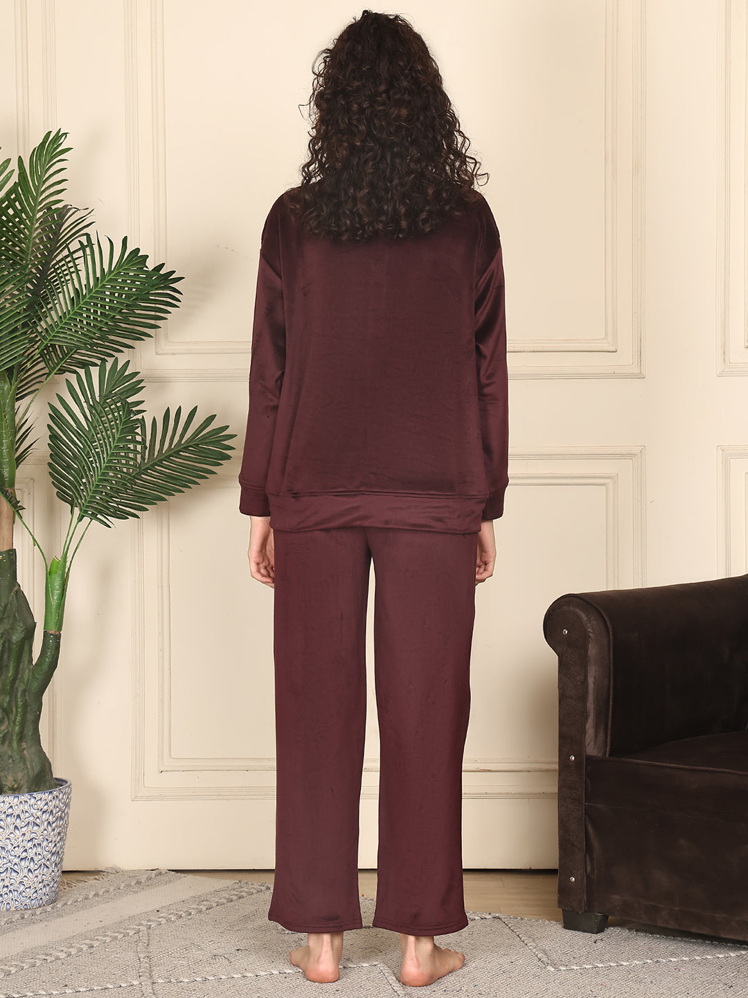 MJKAW25507A - Velour