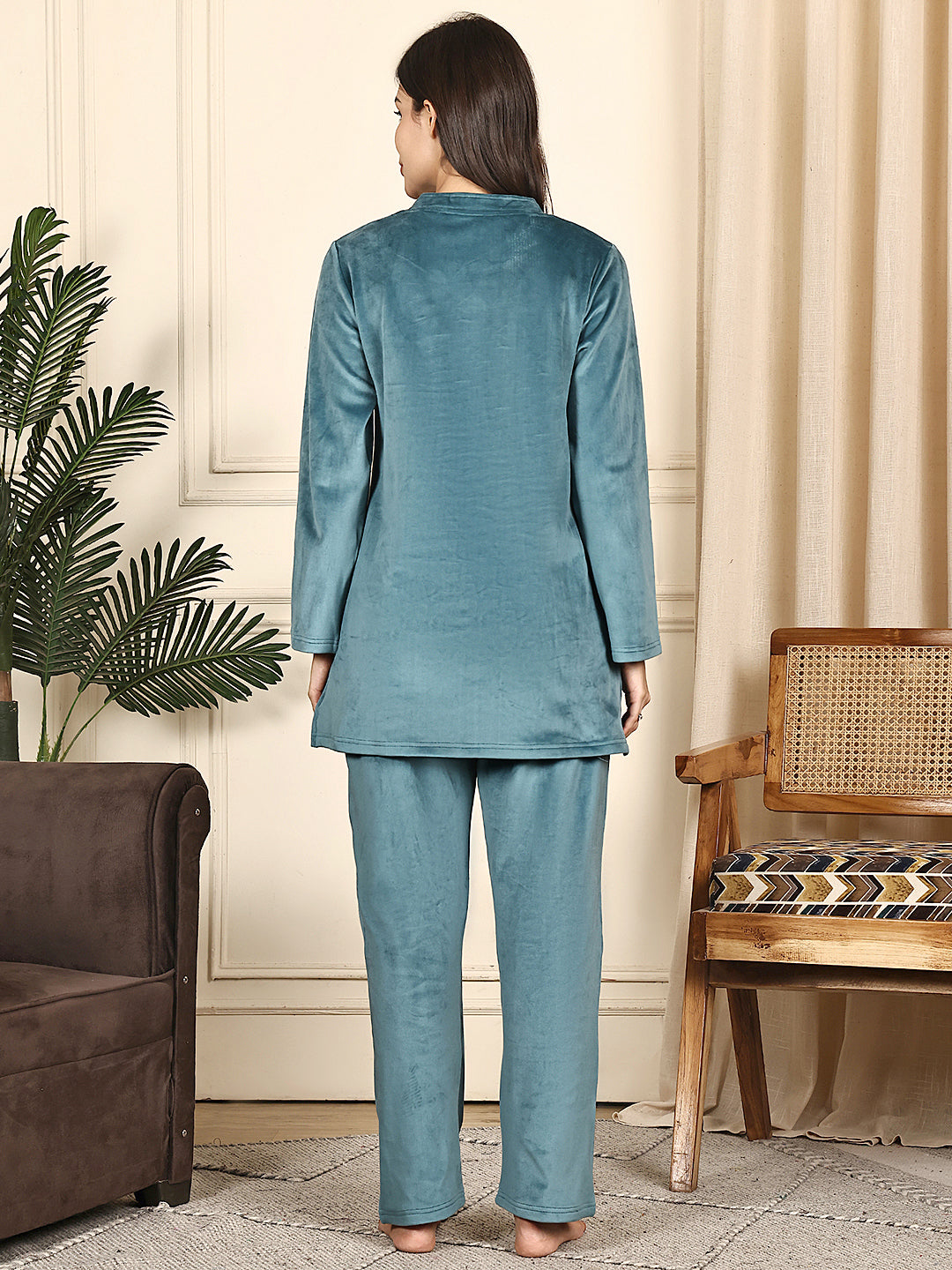 MJKAW25508B - Velour