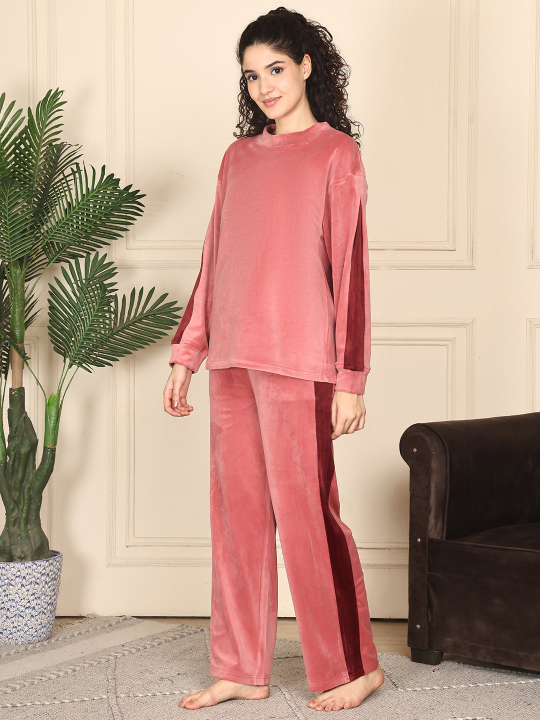 MJKAW25505A - Velour