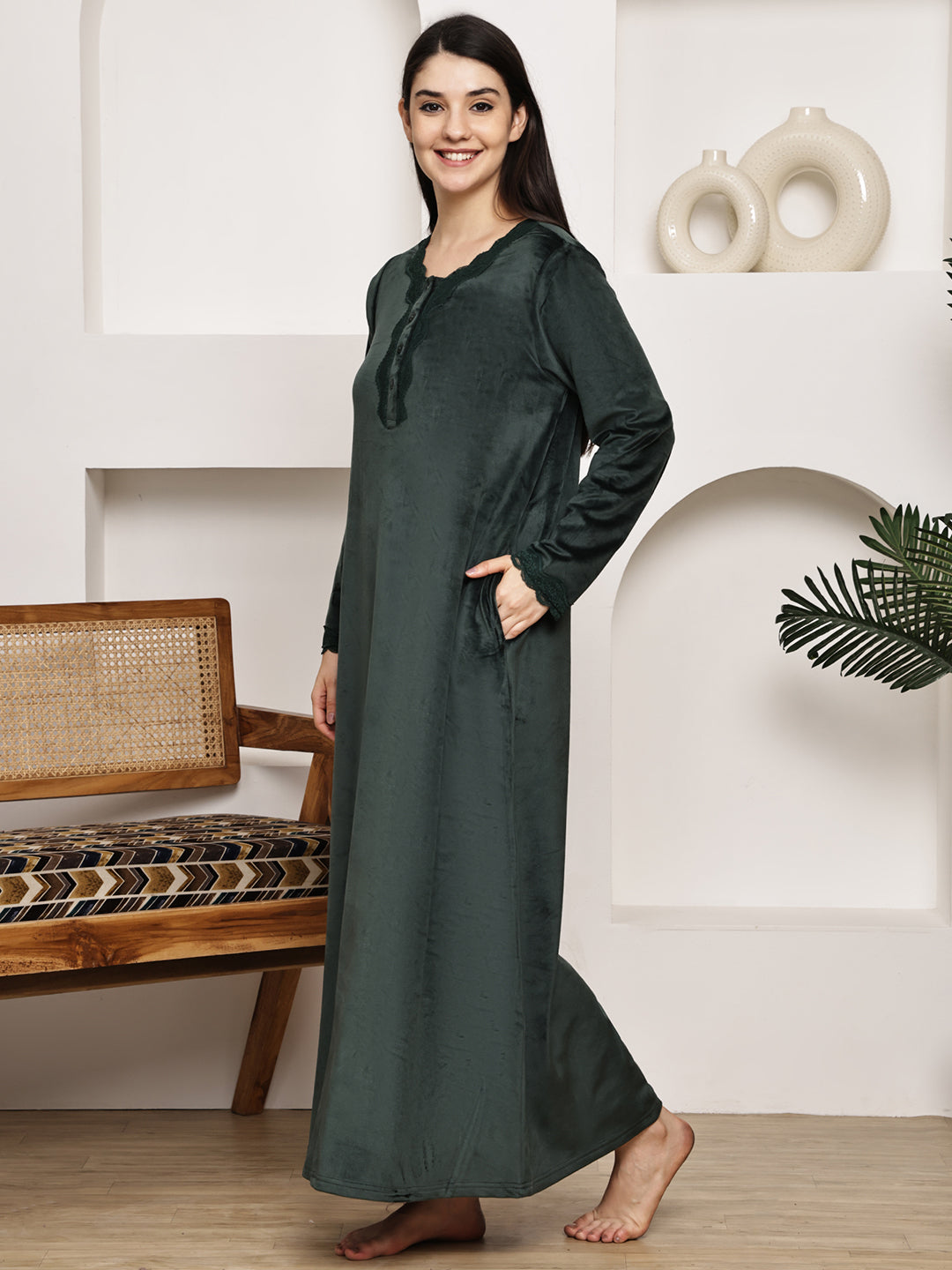 MJKAW25512A - Velour