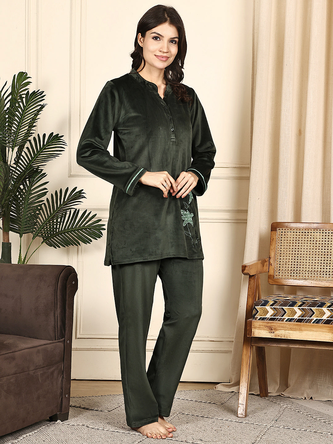 MJKAW25509A - Velour