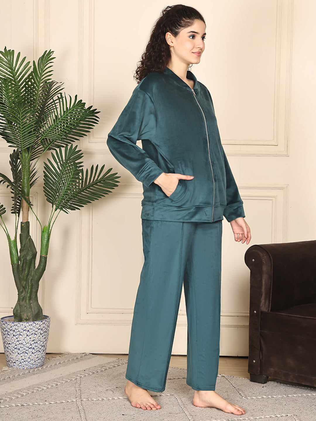 MJKAW25507B - Velour