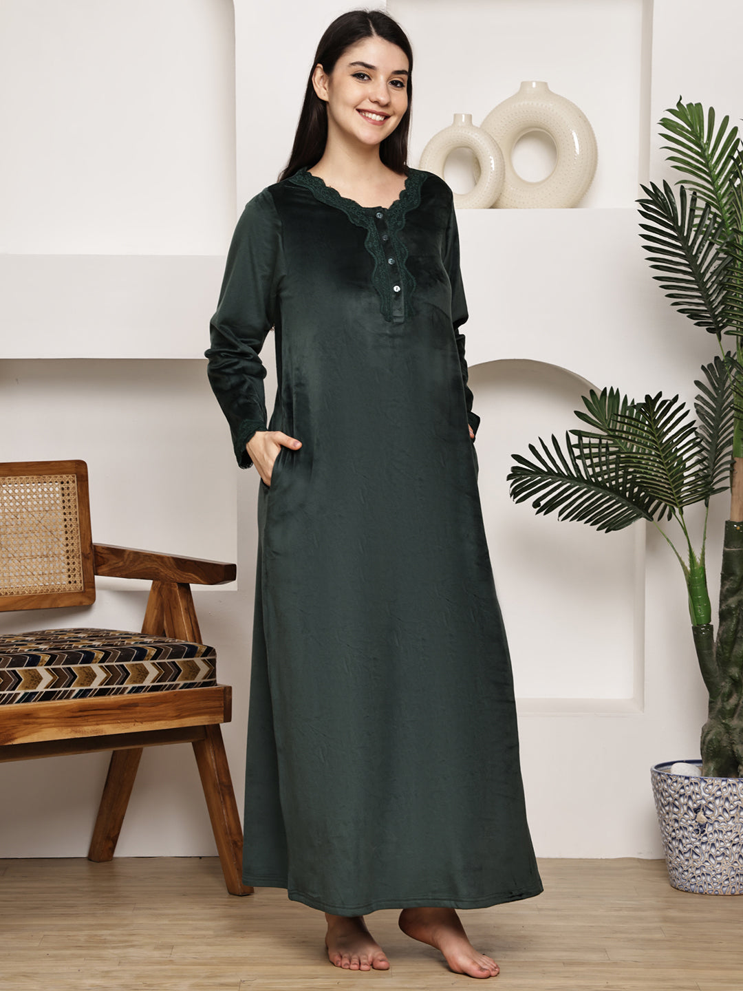 MJKAW25512A - Velour