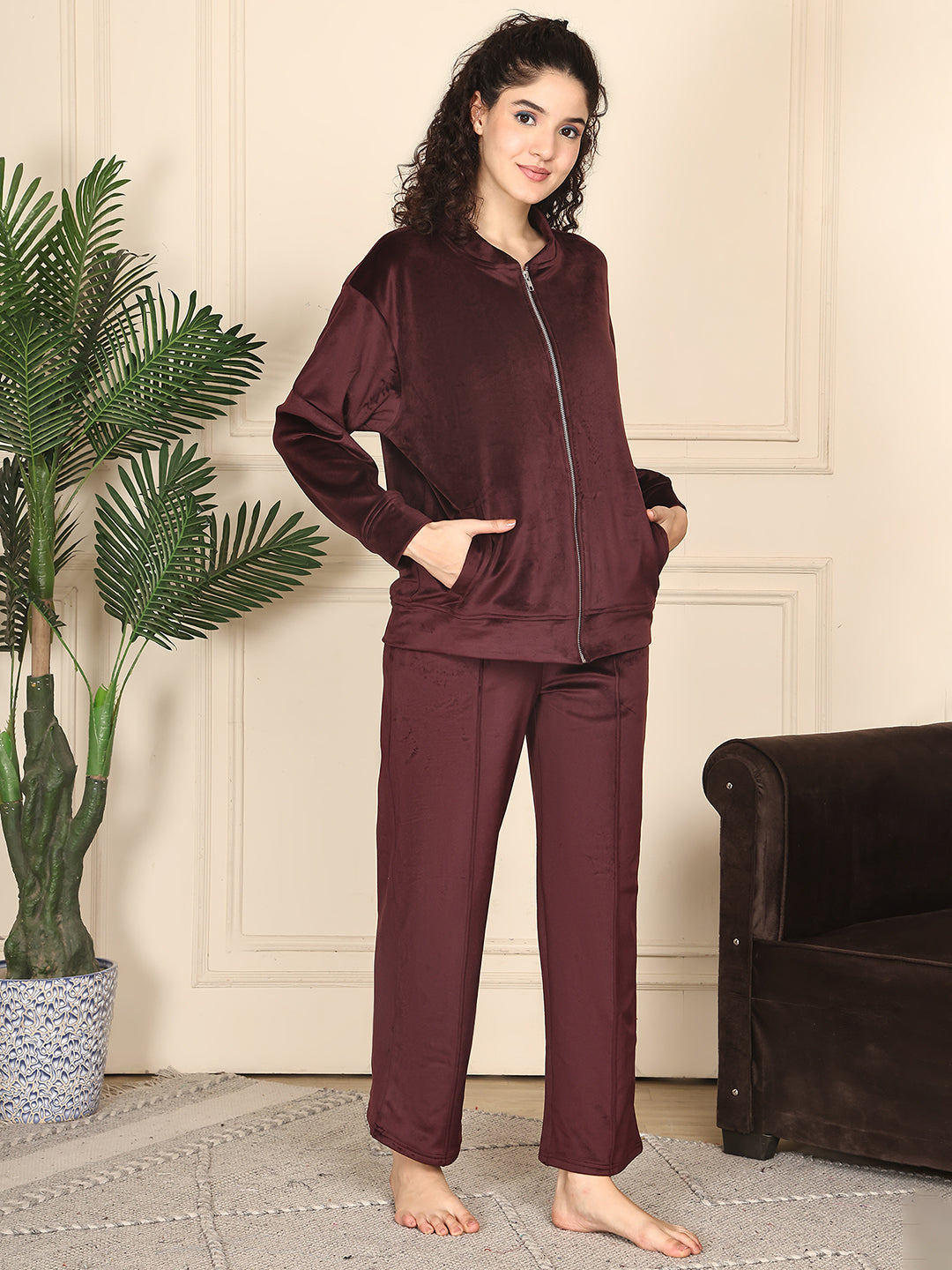 MJKAW25507A - Velour