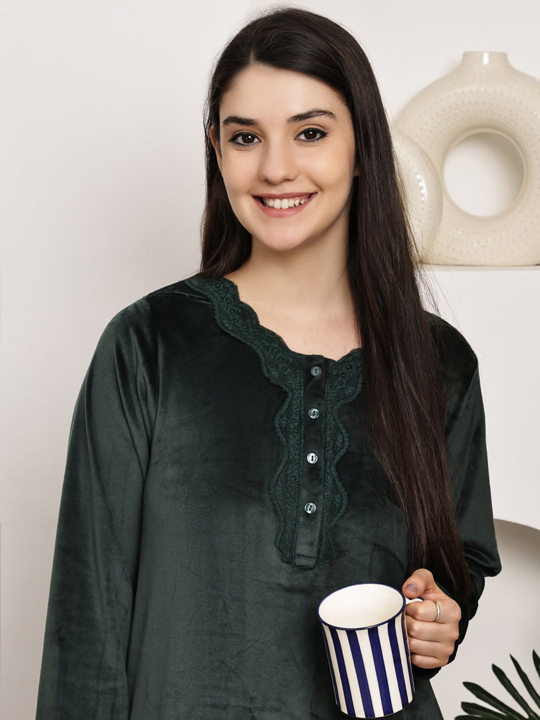 MJKAW25512A - Velour