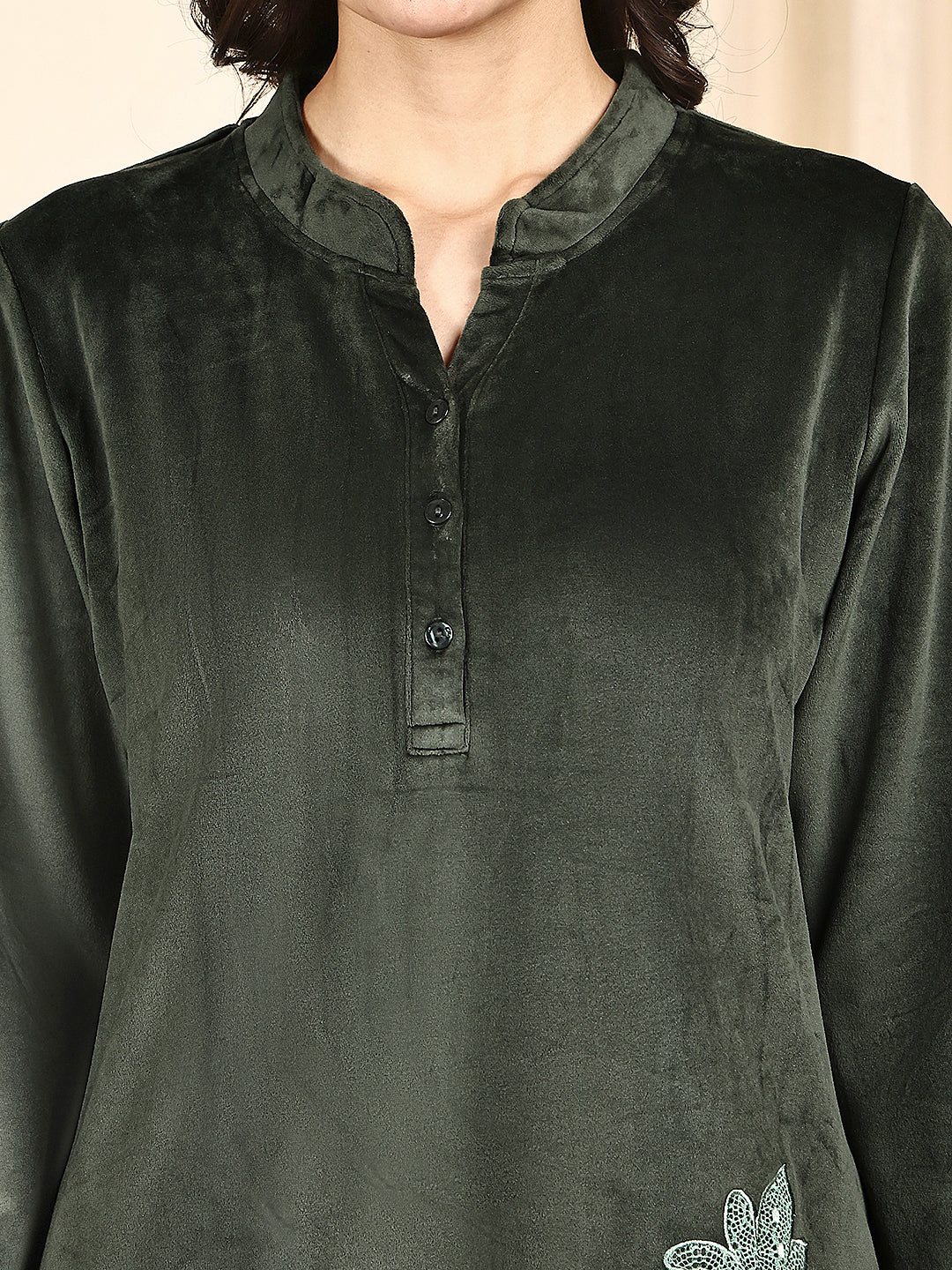 MJKAW25509A - Velour