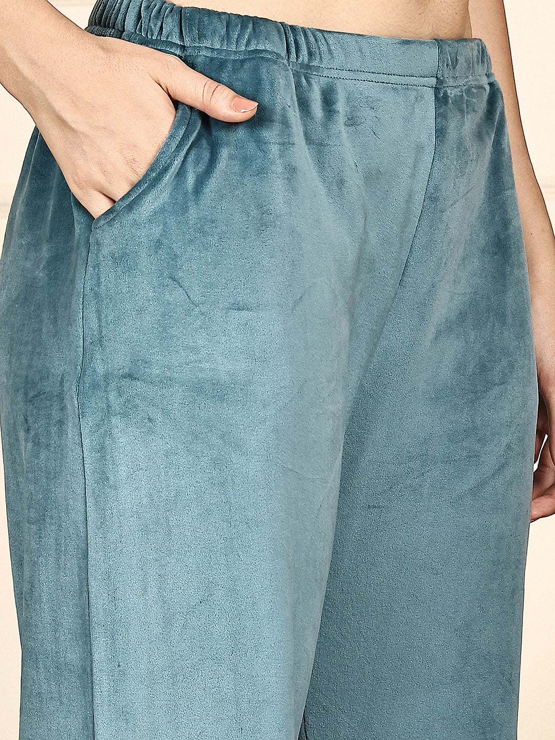 MJKAW25508B - Velour