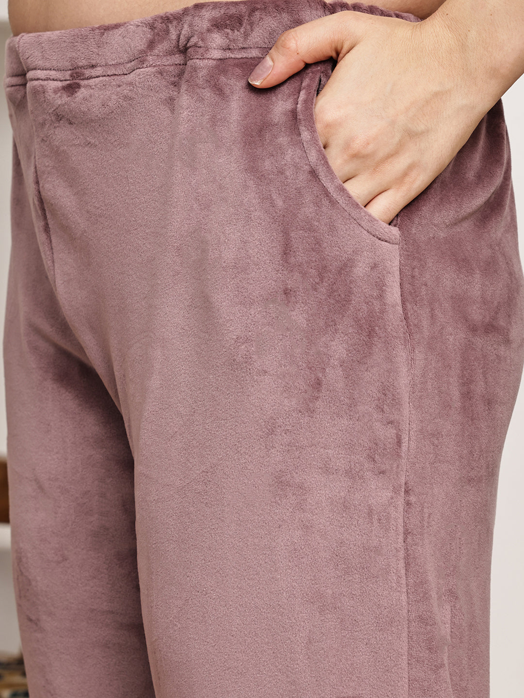 MJKAW25510A - Velour